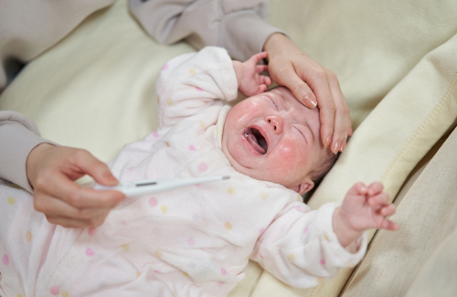 発熱している赤ちゃん